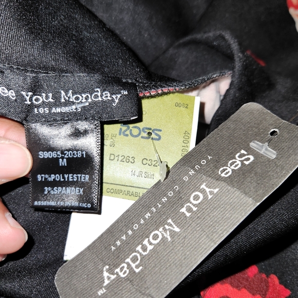 NWT see you Monday floral skirt - Picture 4 of 4